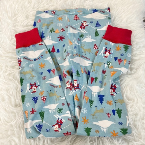 Hanna Andersson Kid’s Size 130cm/US 8 Skiing Santa’s Pajama Top & Bottom Set - Picture 3 of 7